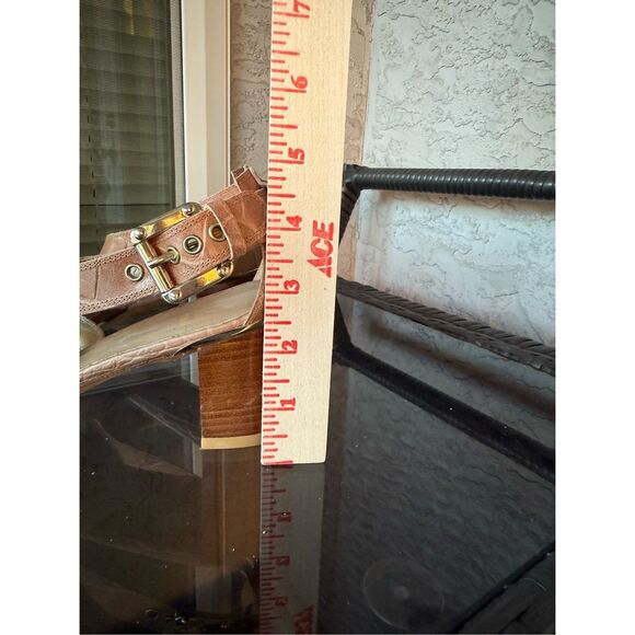 Stuart Weitzman Strappy Sandals‎ Heel Womens 8.5M Beige Croc Embossed Leather - Picture 8 of 10